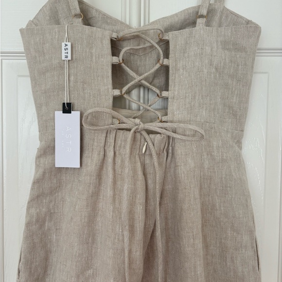 ASTR Ilona Jumpsuit NWT - Picture 4 of 6